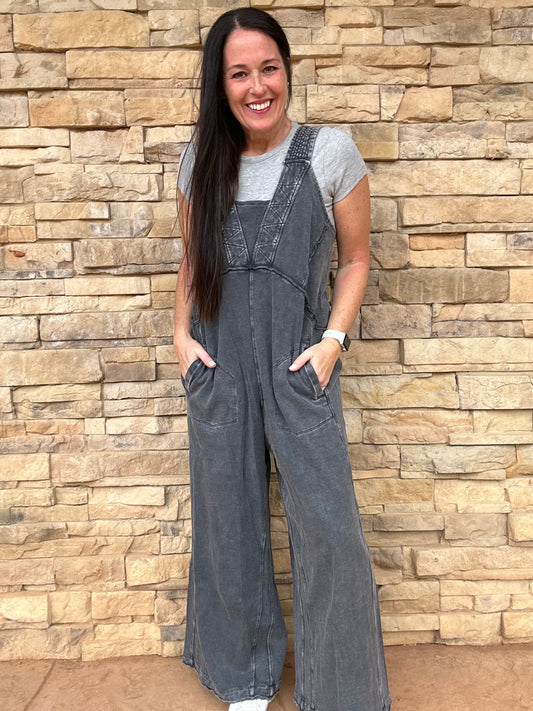 Easel Mineral Washed Jumper, Black