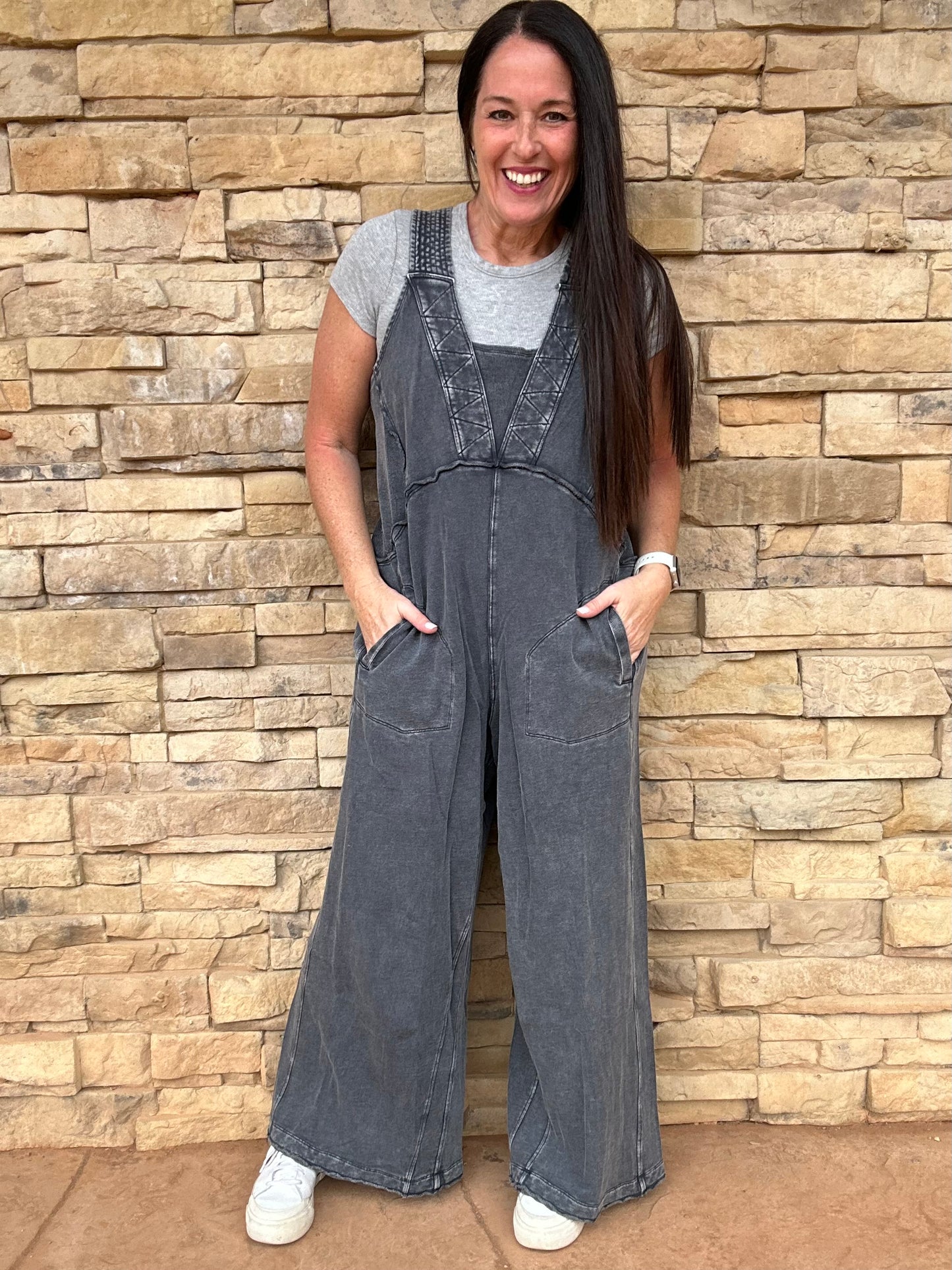 Easel Mineral Washed Jumper, Black