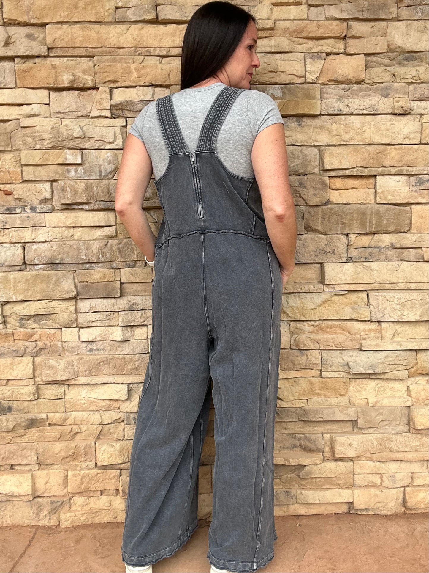 Easel Mineral Washed Jumper, Black