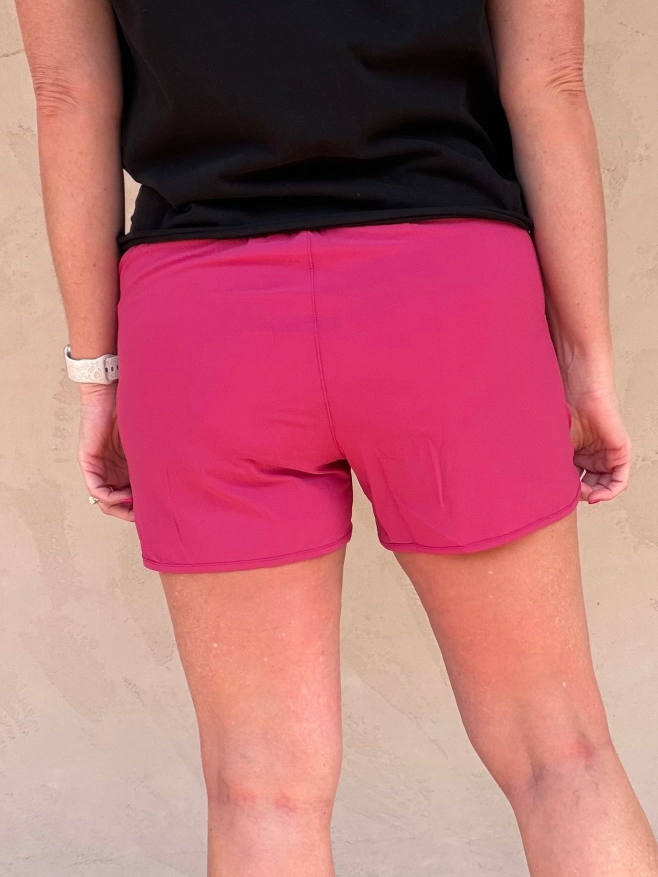 Mono B Scallop Shorts, Plum Pink