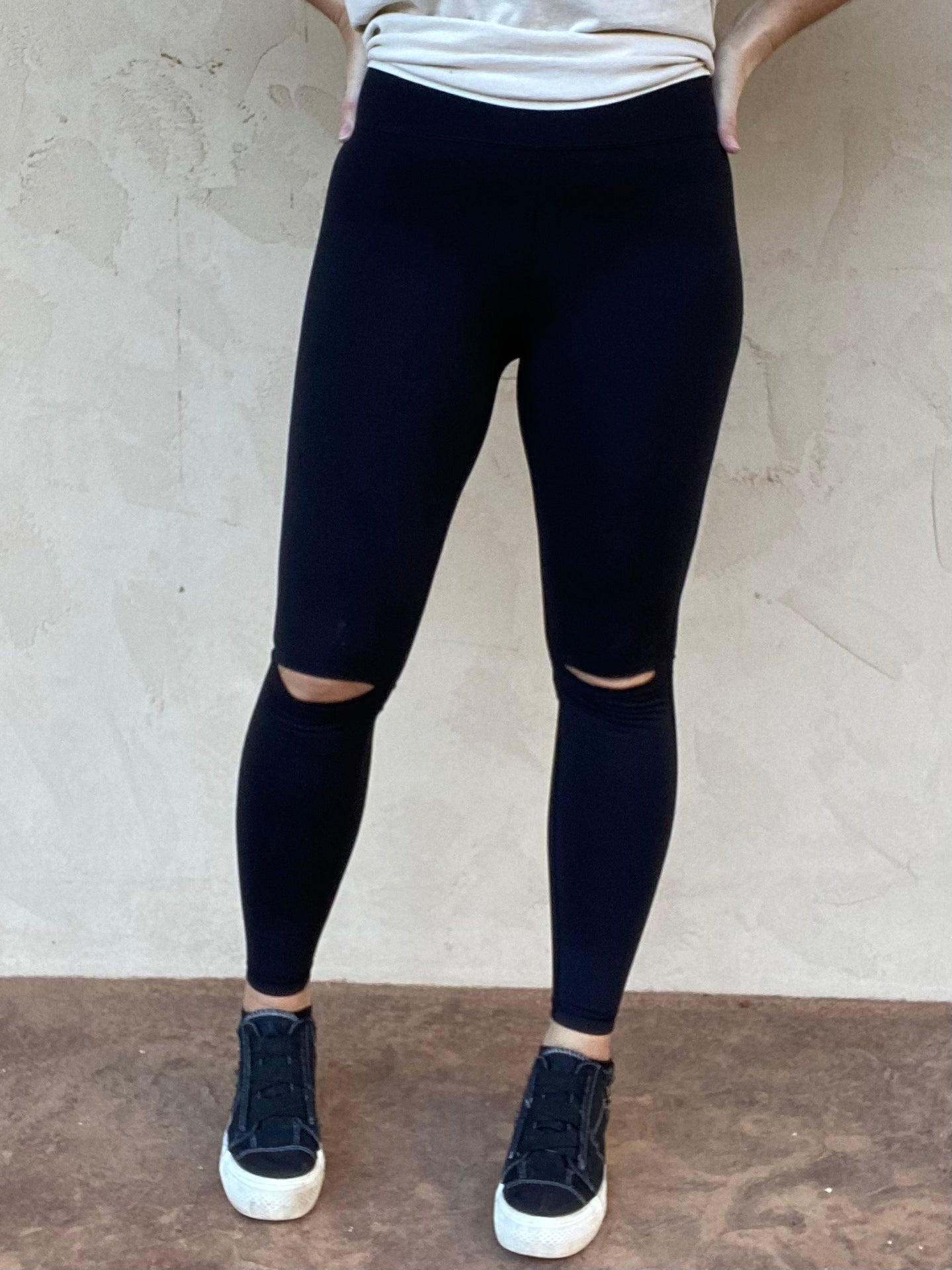 Mono B Cut Knee High Waist Leggings